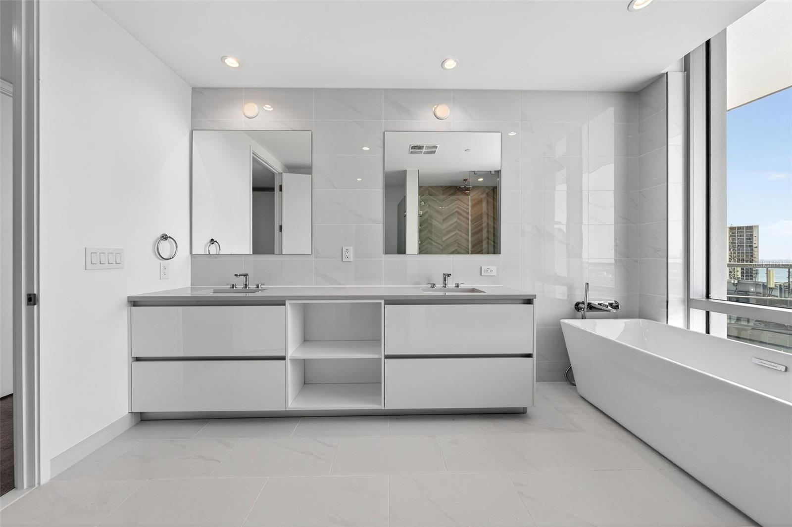 400 CENTRAL AVE #2307