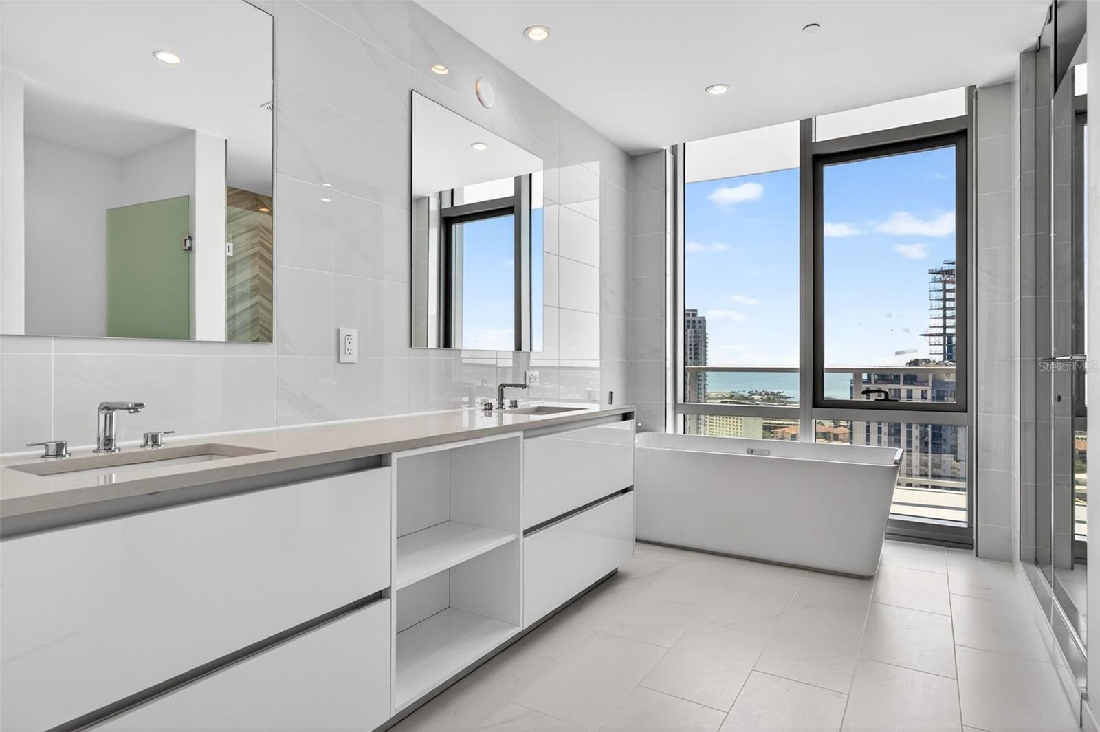 400 CENTRAL AVE #2307