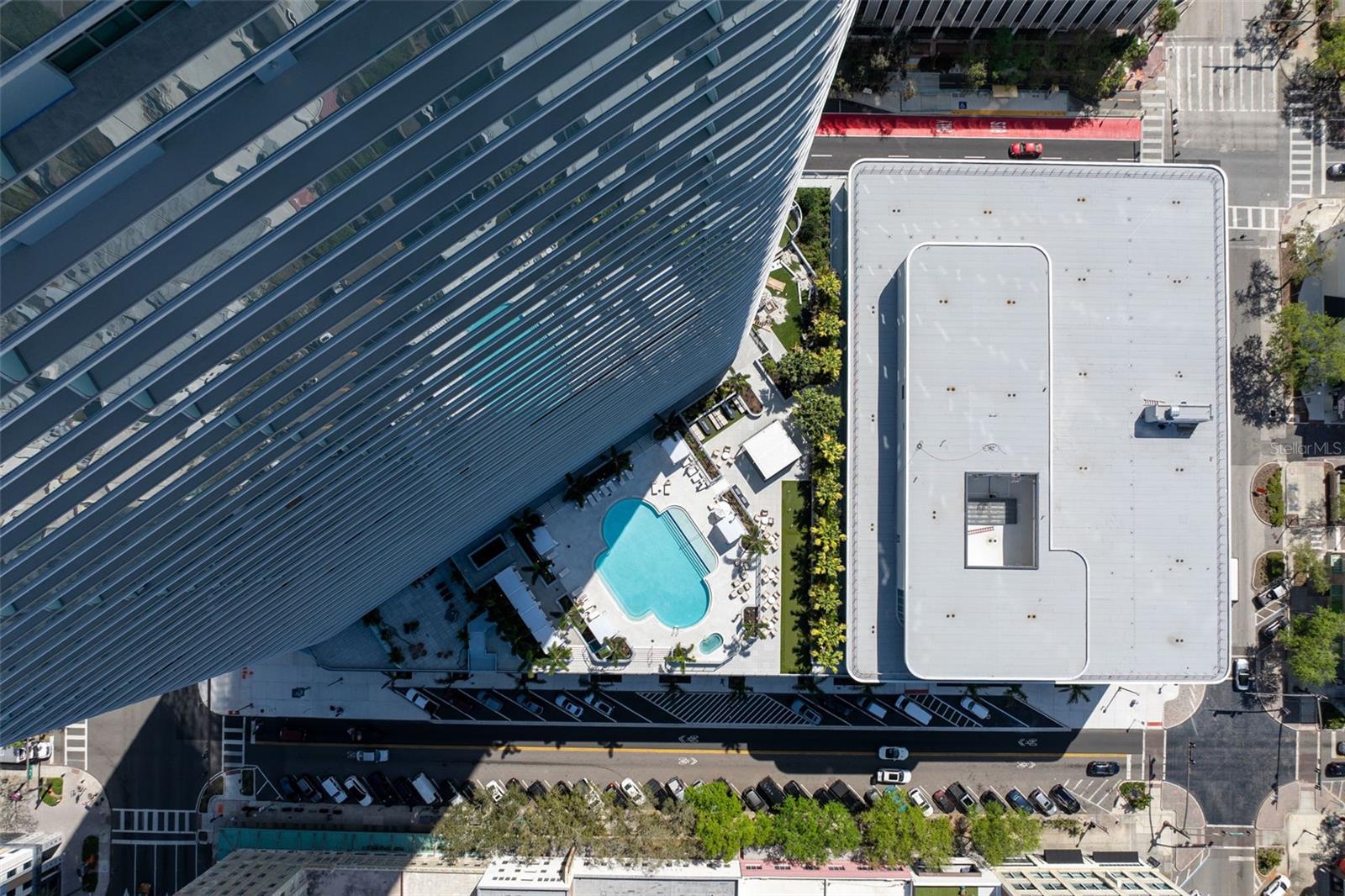 400 CENTRAL AVE #2307