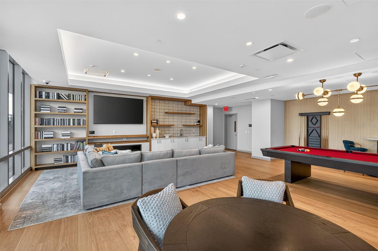 400 CENTRAL AVE #2307