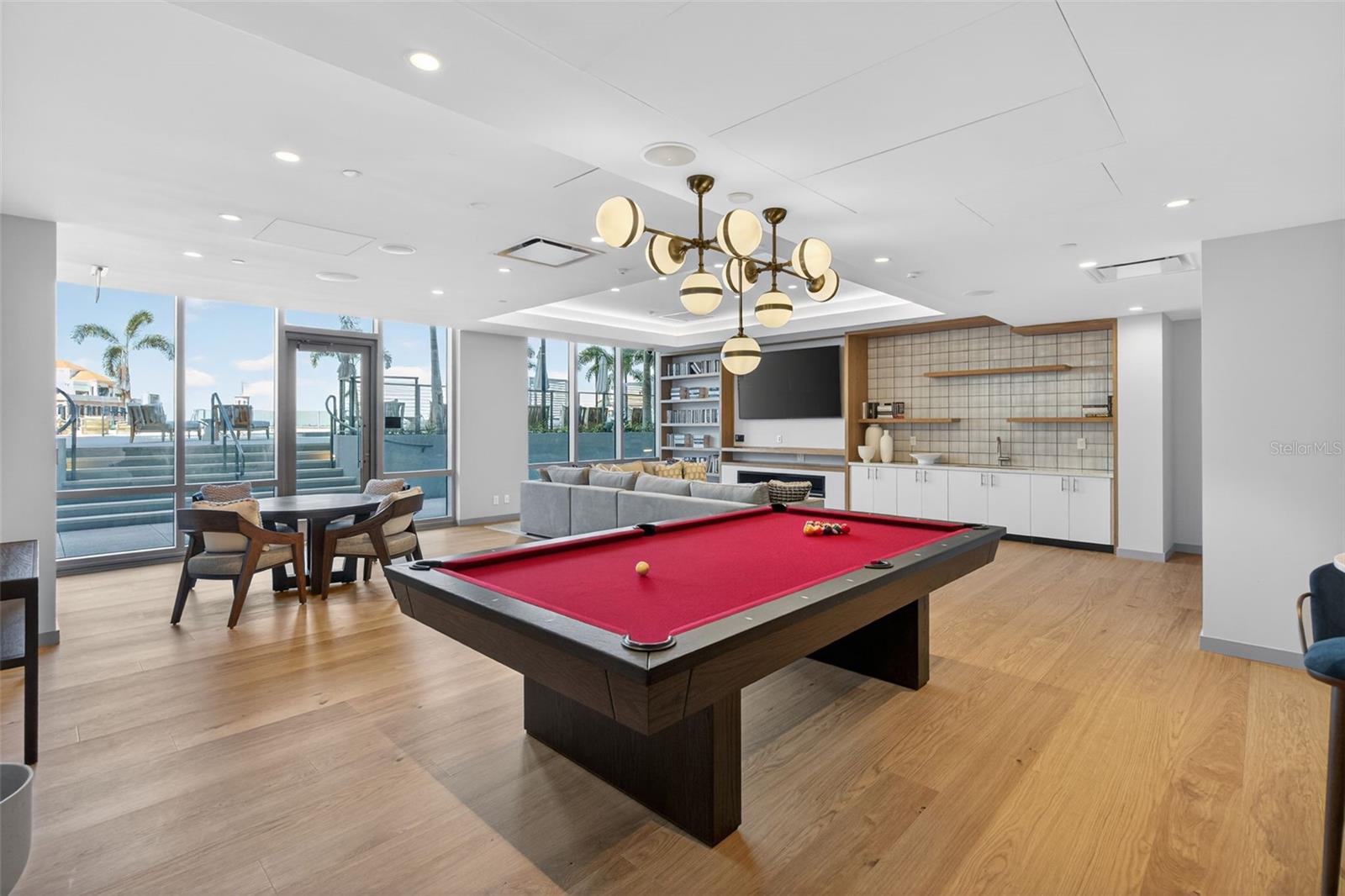 400 CENTRAL AVE #2307