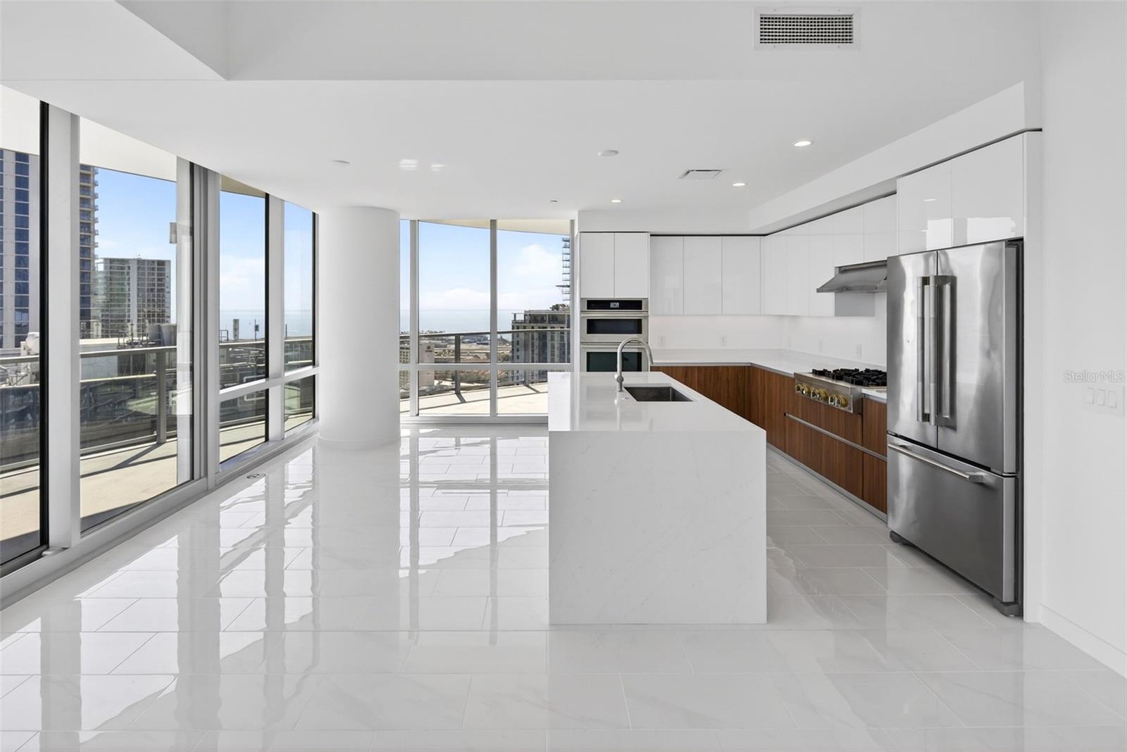 400 CENTRAL AVE #2307