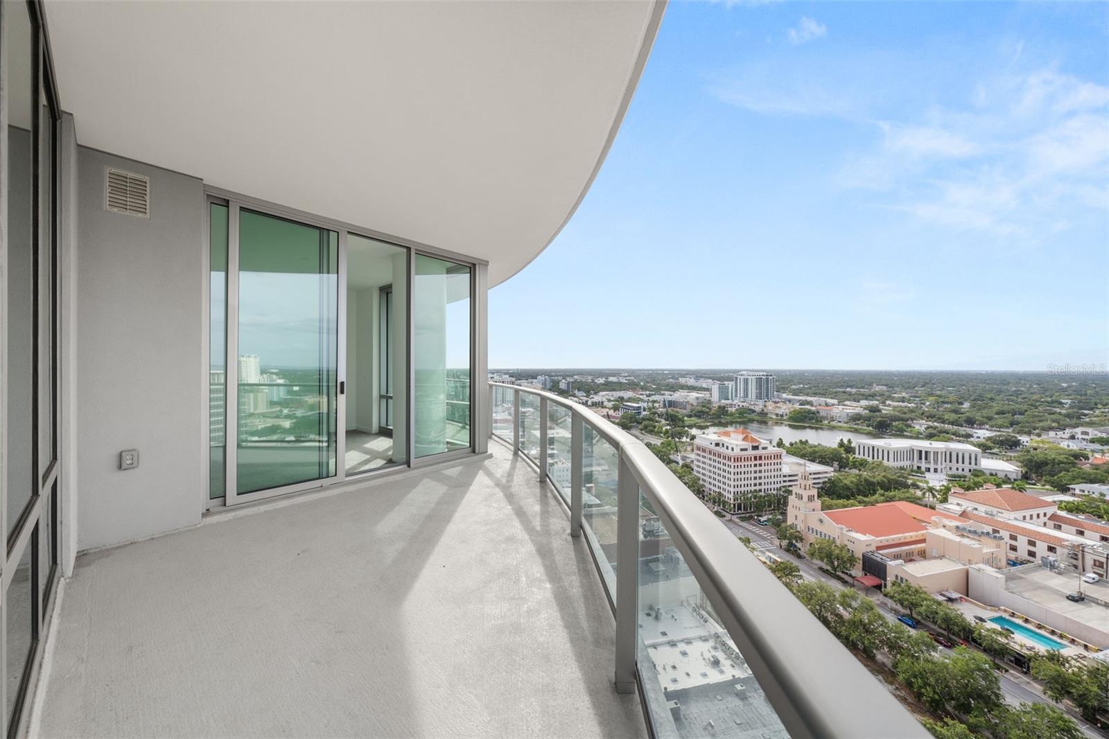 400 CENTRAL AVE #2307