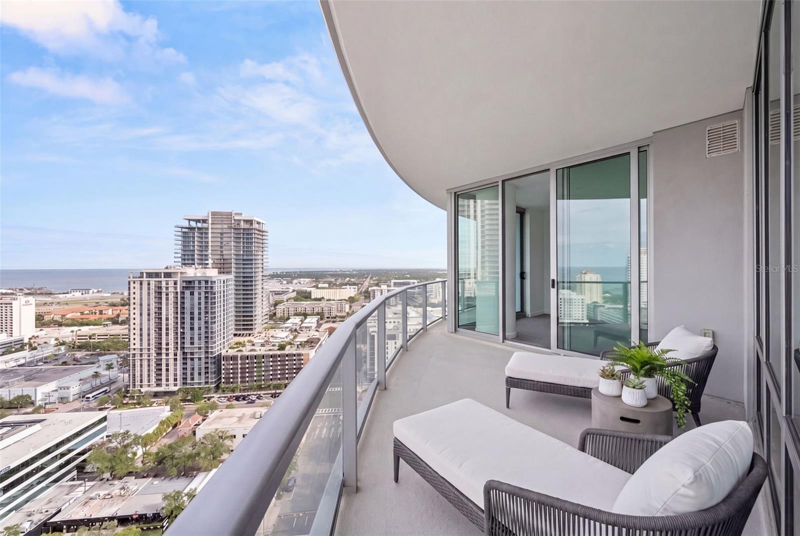 400 CENTRAL AVE #2307