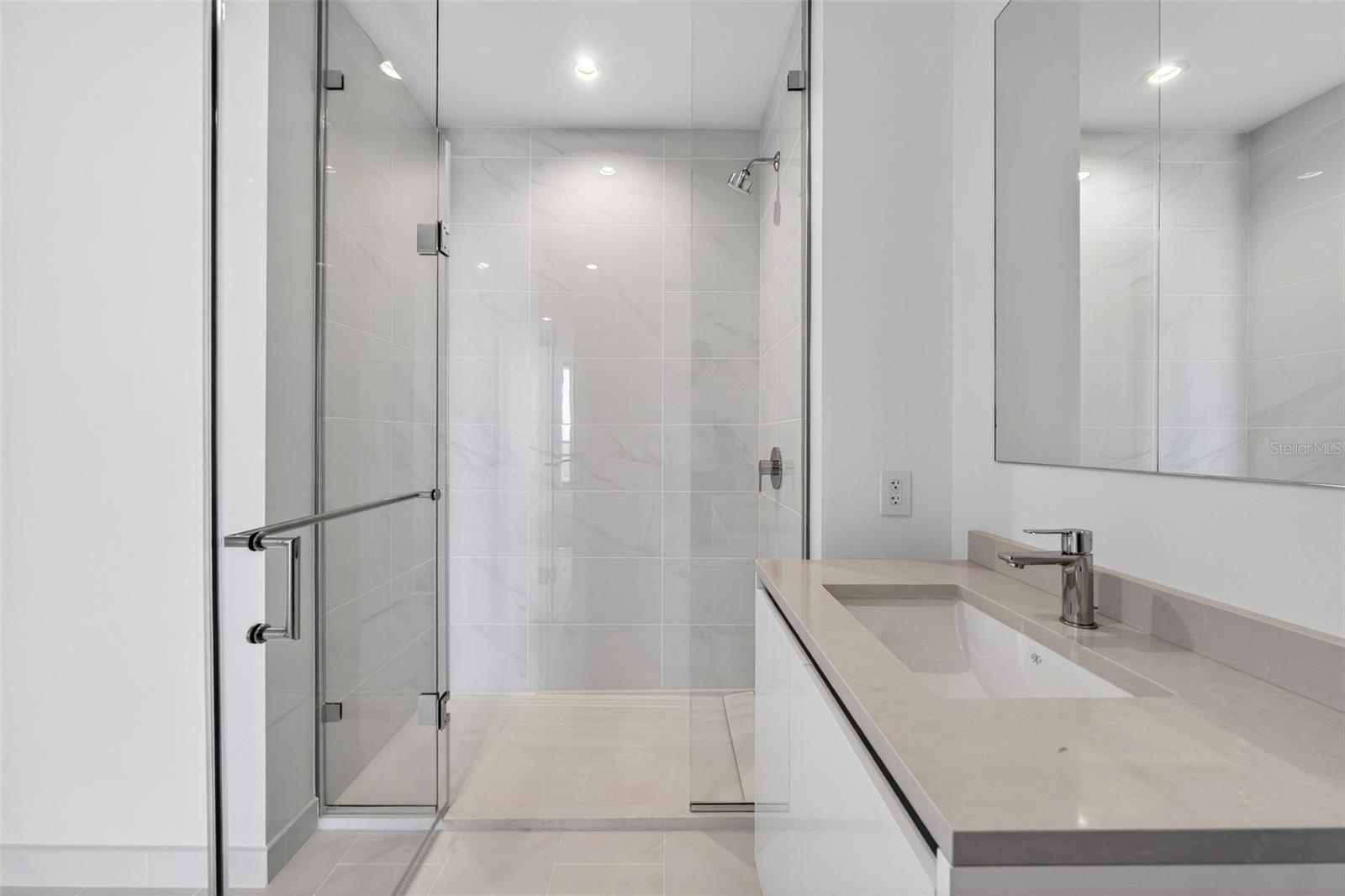 400 CENTRAL AVE #2307