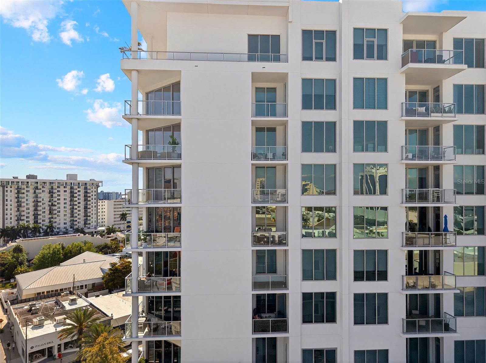 111 S PINEAPPLE AVE #806