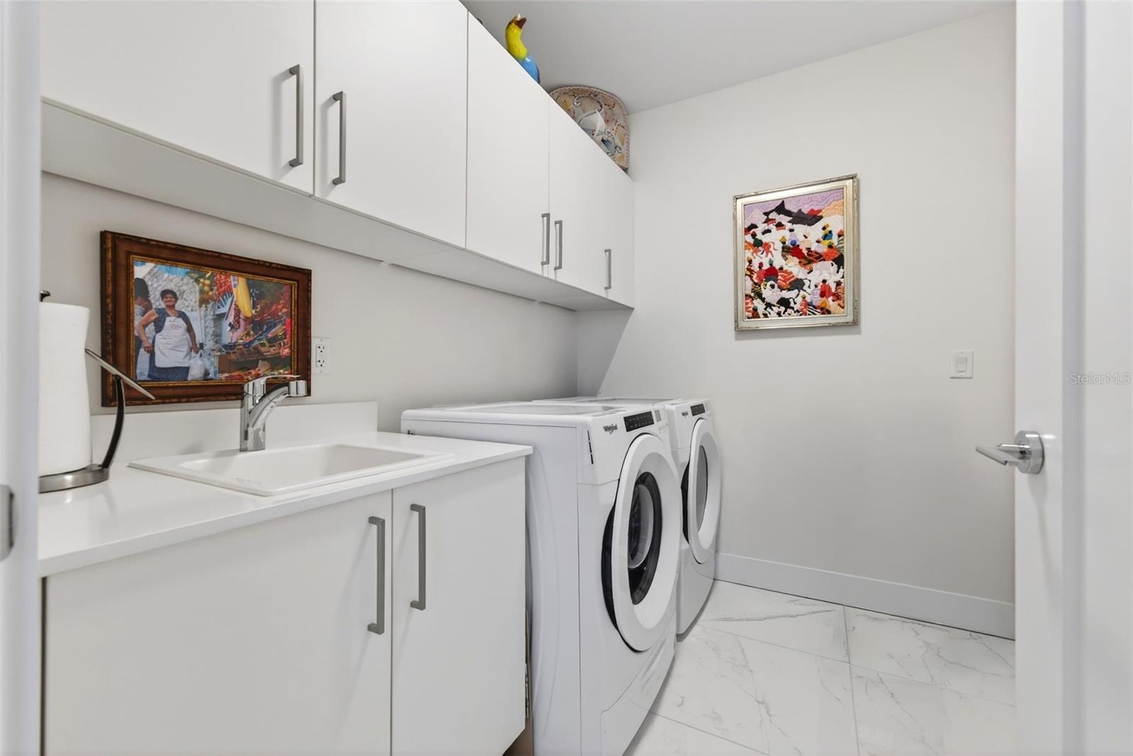 111 S PINEAPPLE AVE #806