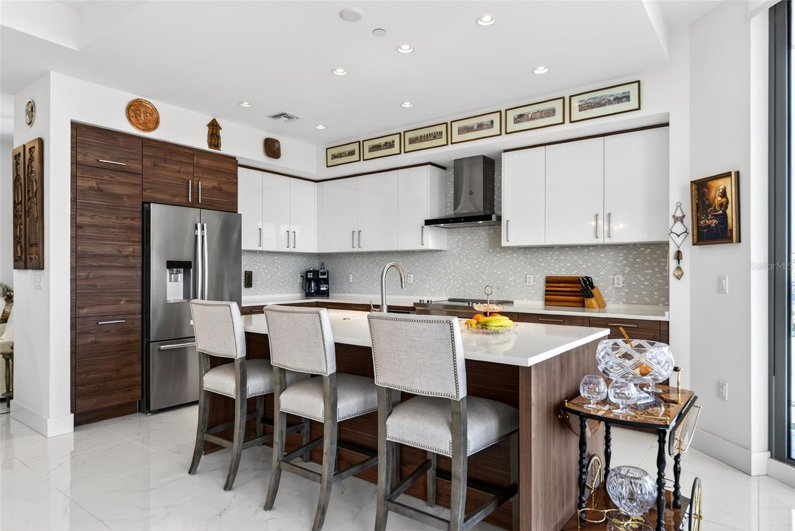 111 S PINEAPPLE AVE #806