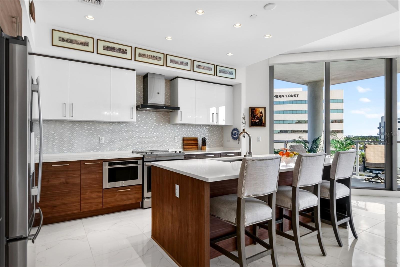 111 S PINEAPPLE AVE #806