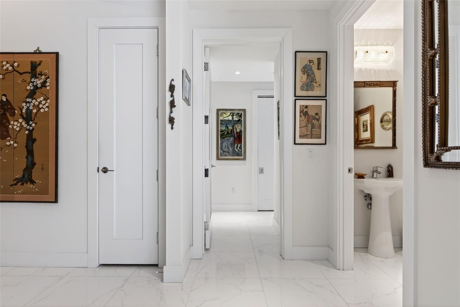 111 S PINEAPPLE AVE #806