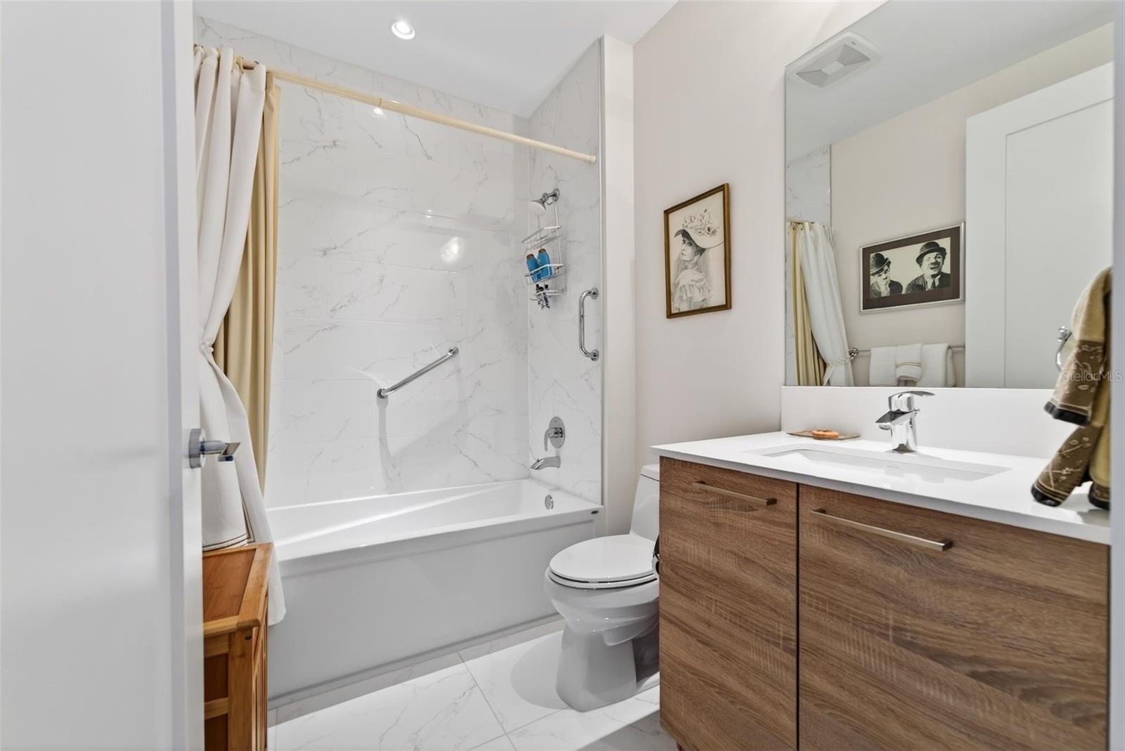 111 S PINEAPPLE AVE #806