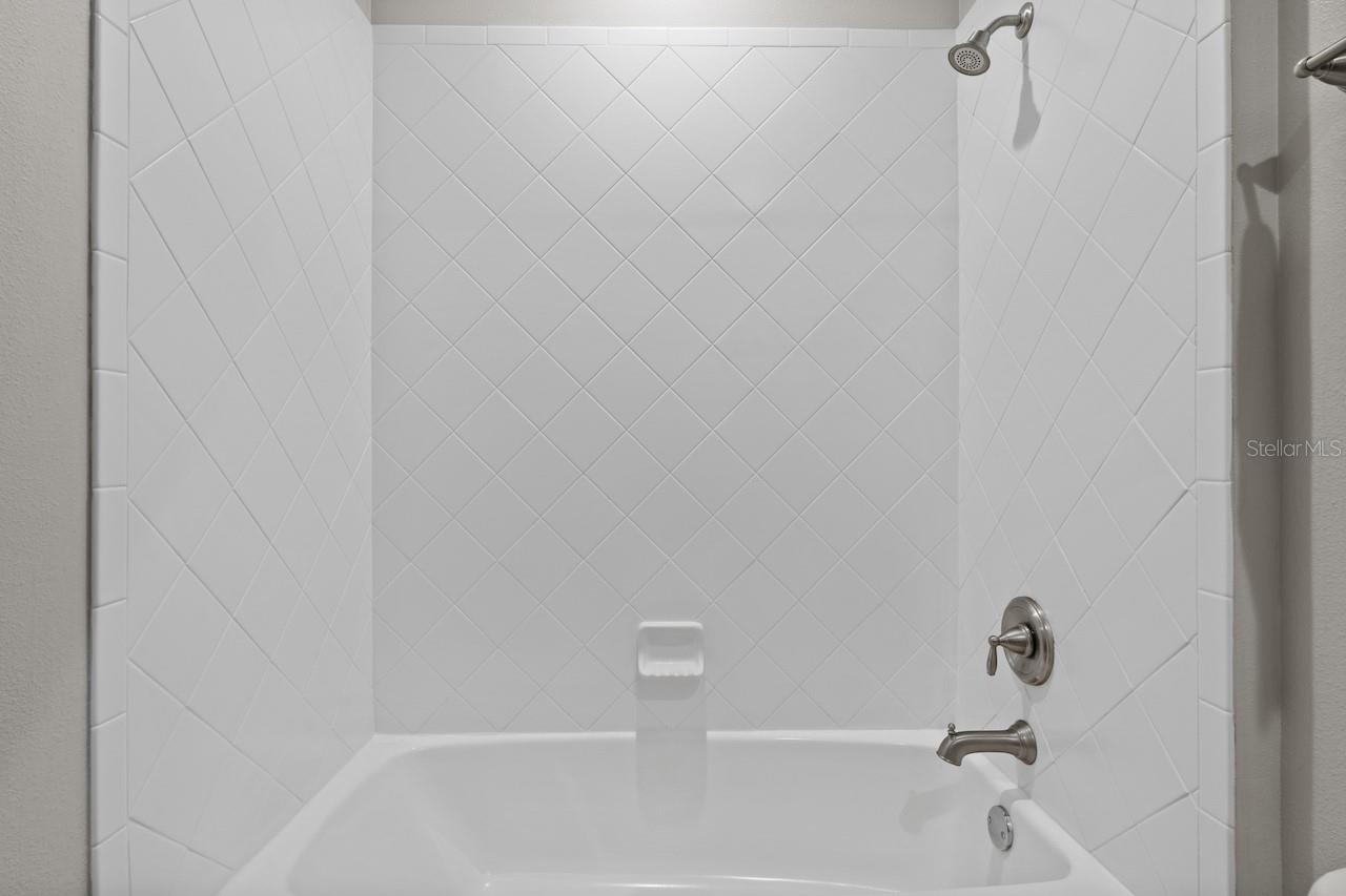 4923 MISSION PARK LN