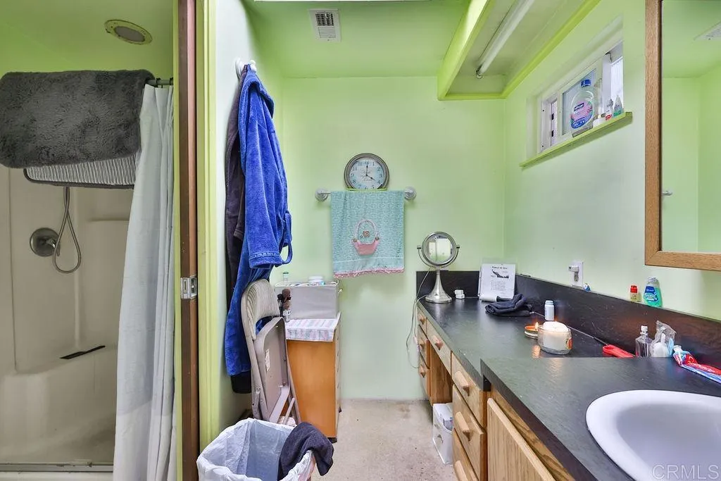 978 Monserate Avenue