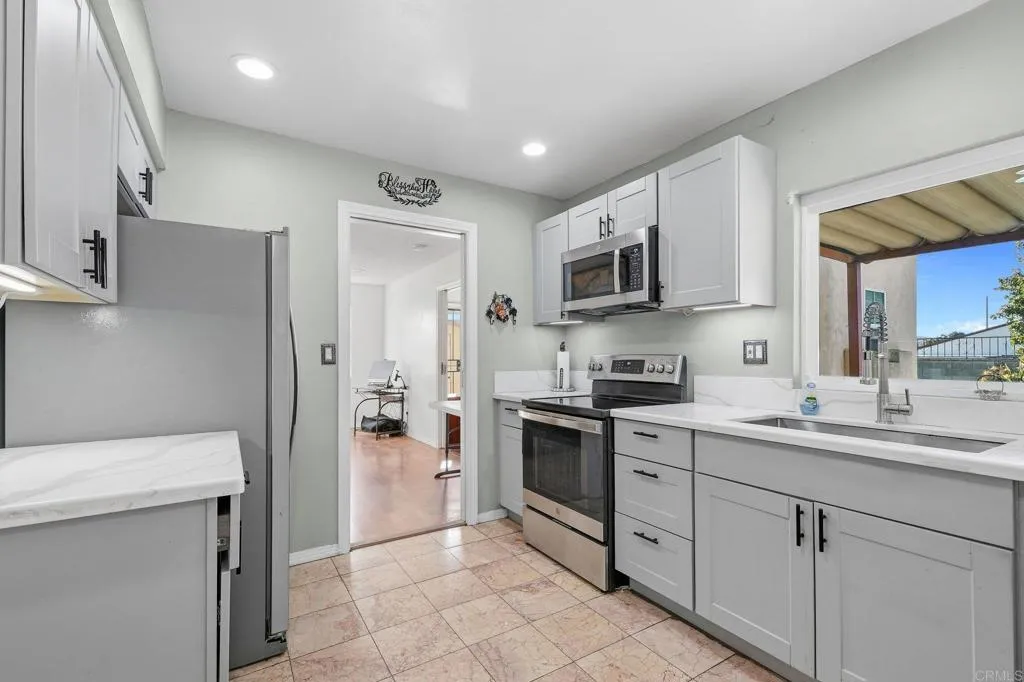 1614 Arequipa Street