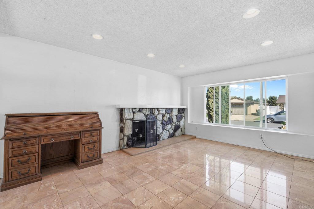 1614 Arequipa Street