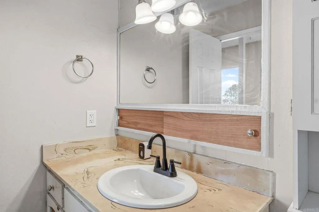 1614 Arequipa Street