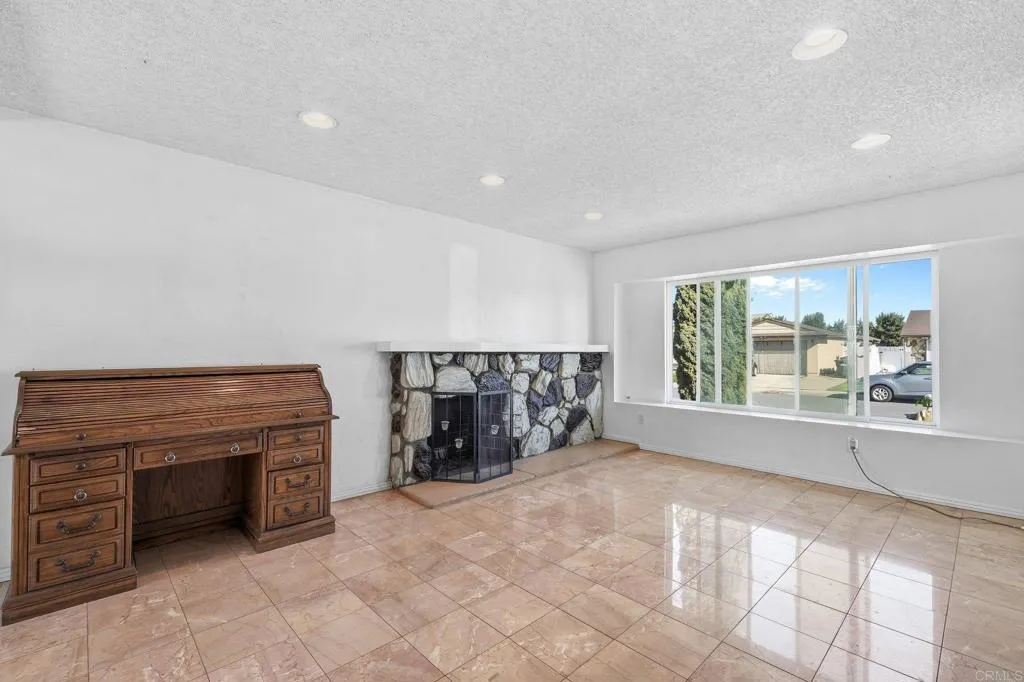 1614 Arequipa Street