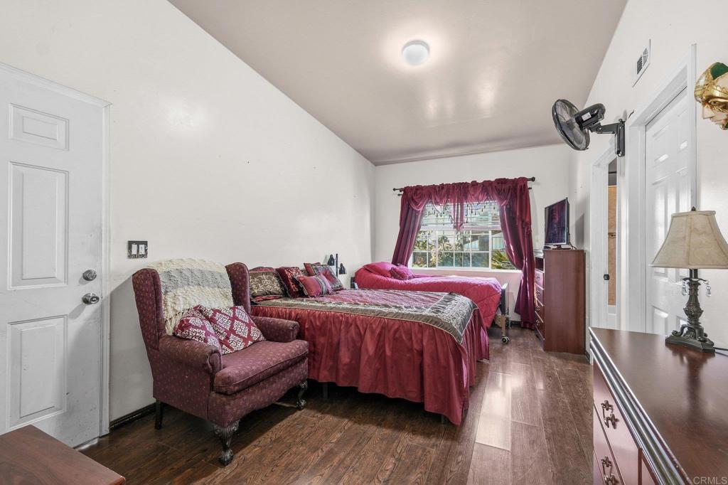 1614 Arequipa Street
