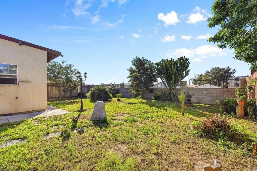 1614 Arequipa Street