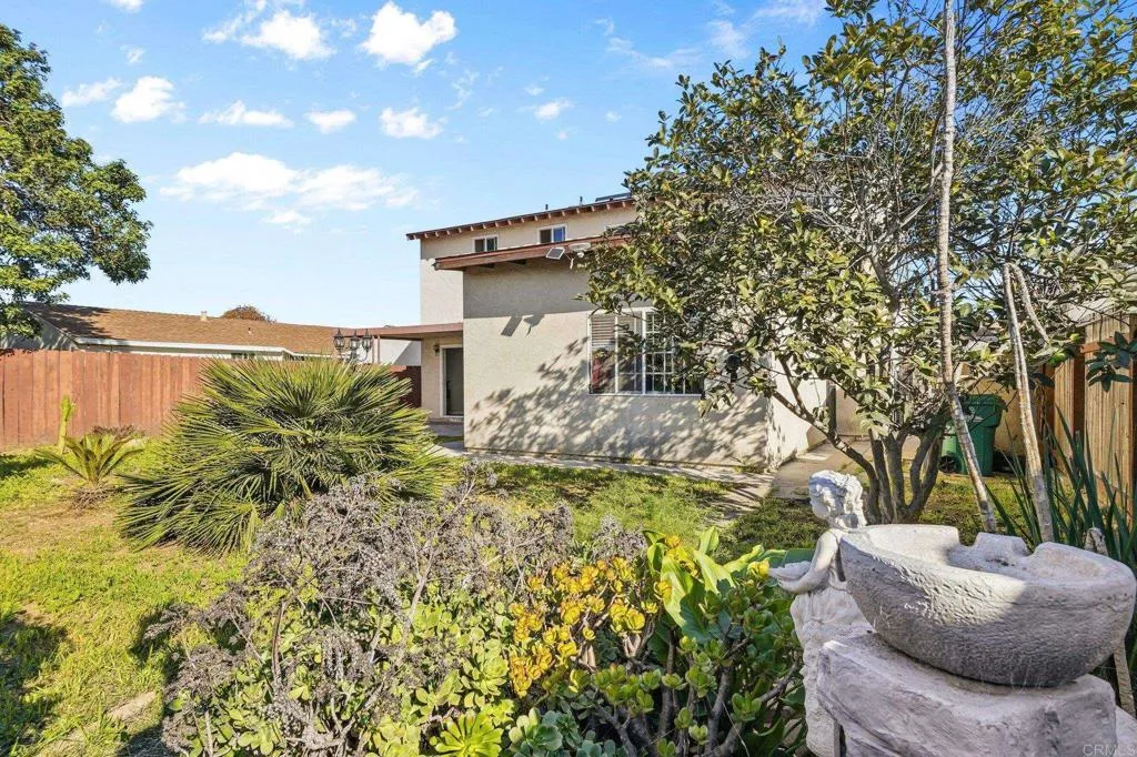 1614 Arequipa Street