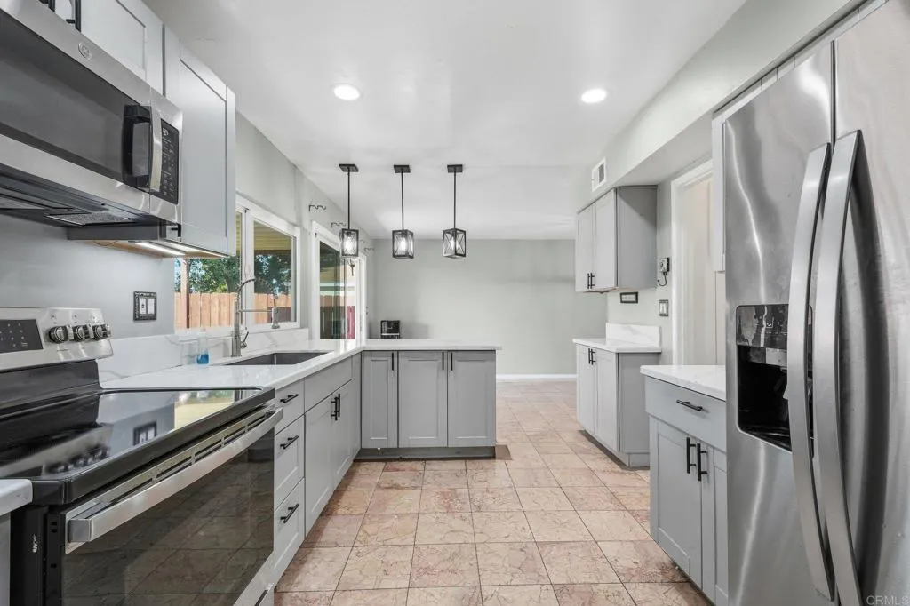 1614 Arequipa Street