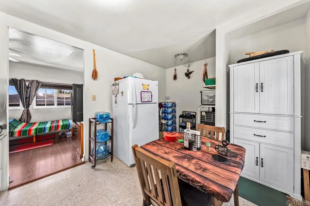 195 Montgomery Street # Abc