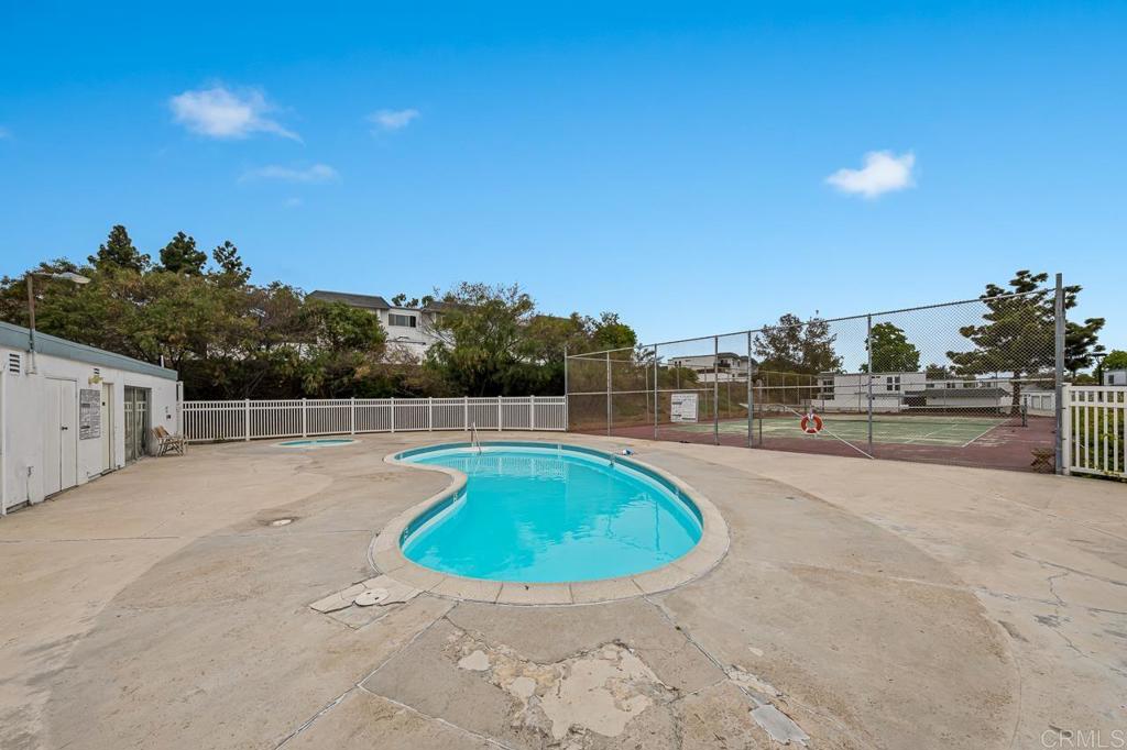 1640 Maple Drive 16
