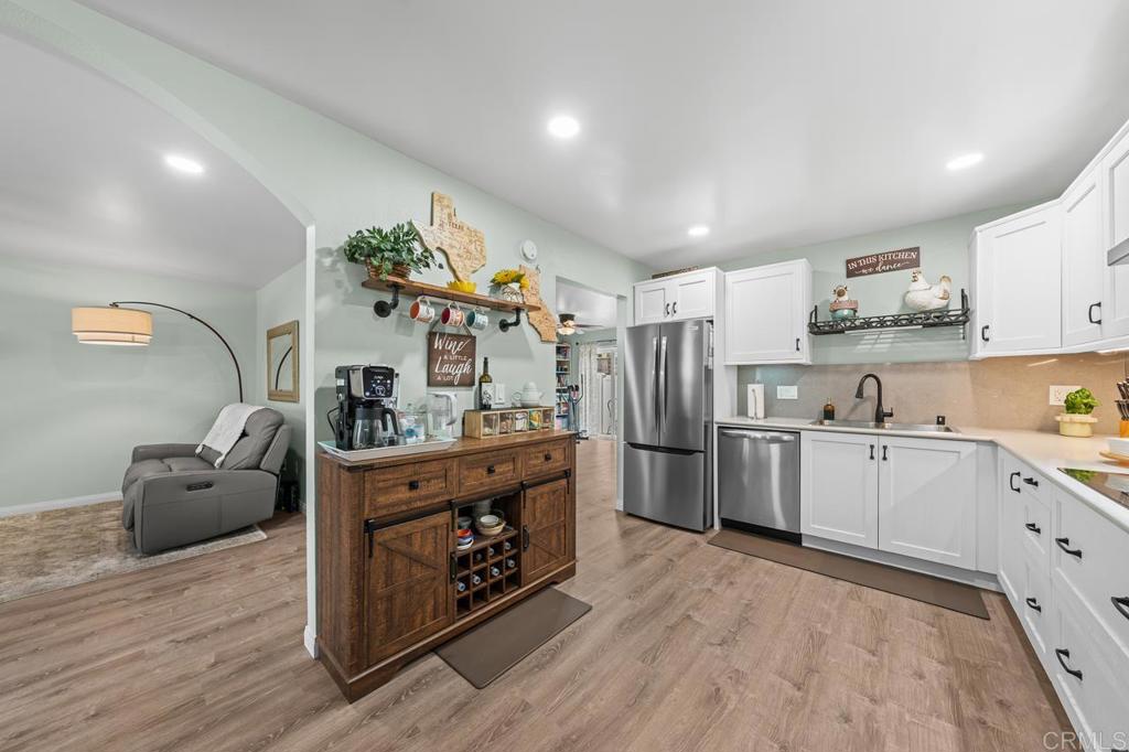 1640 Maple Drive 16