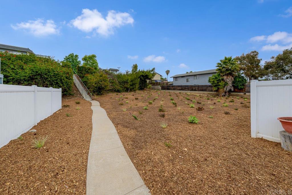 1640 Maple Drive 16