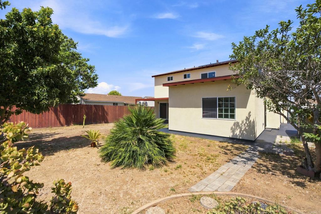 1614 Arequipa Street