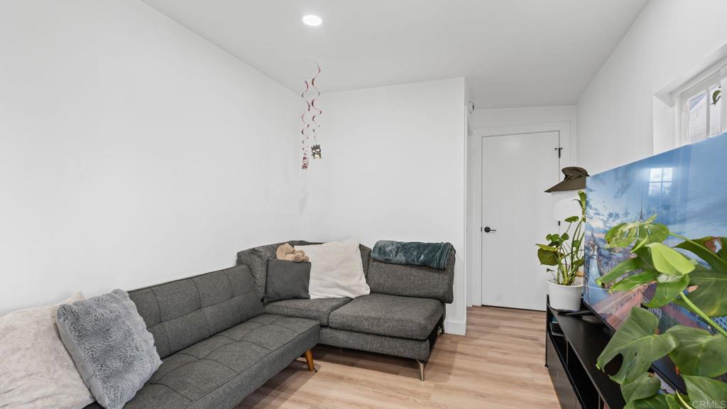2181 Franklin Avenue