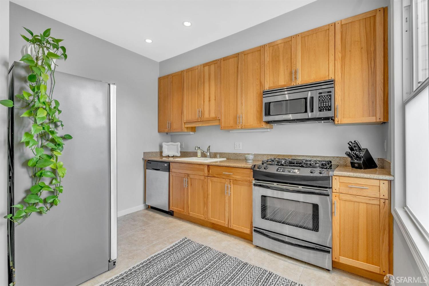 1261 Grove Street # 6