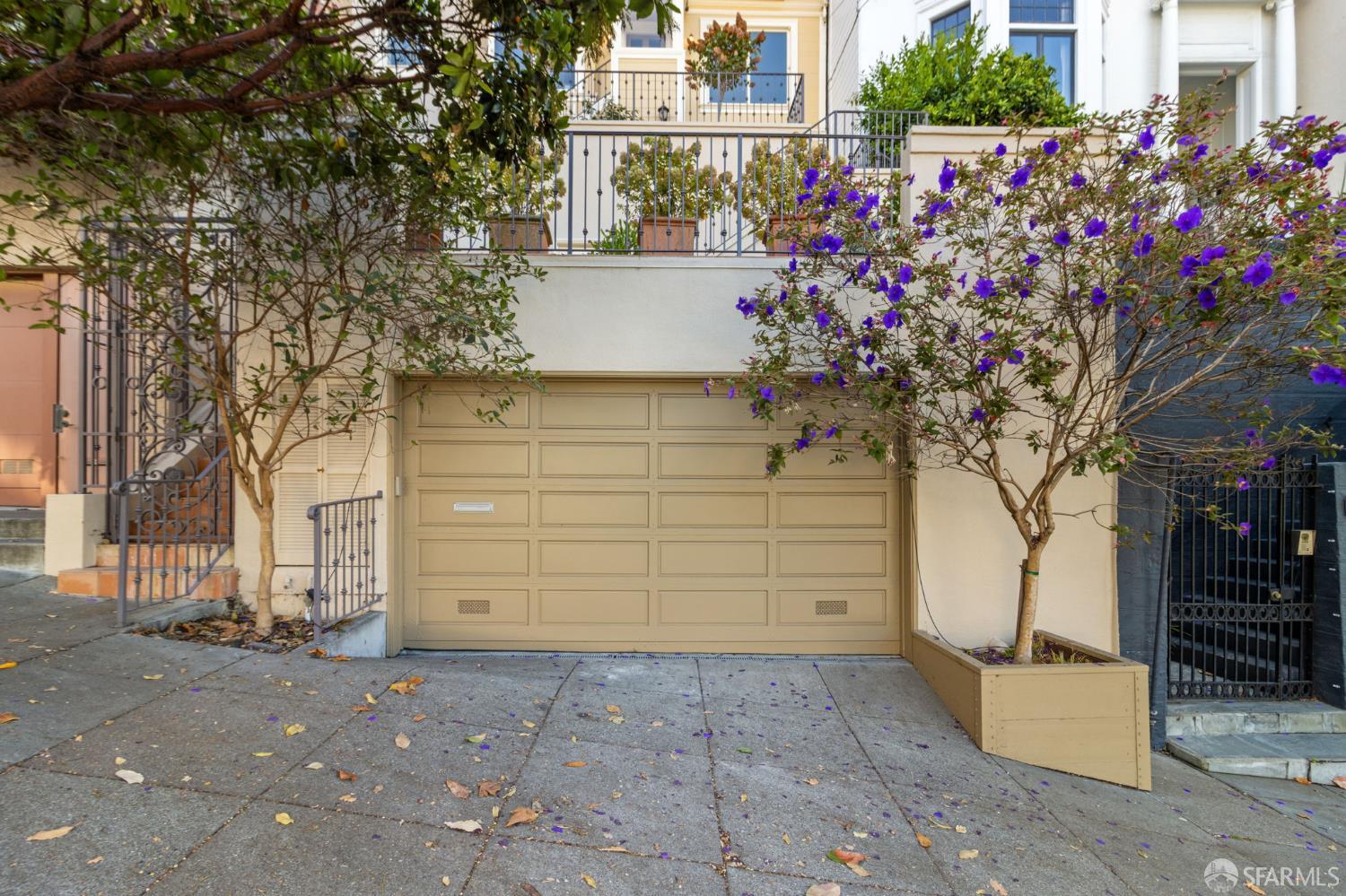 2341 Leavenworth Street
