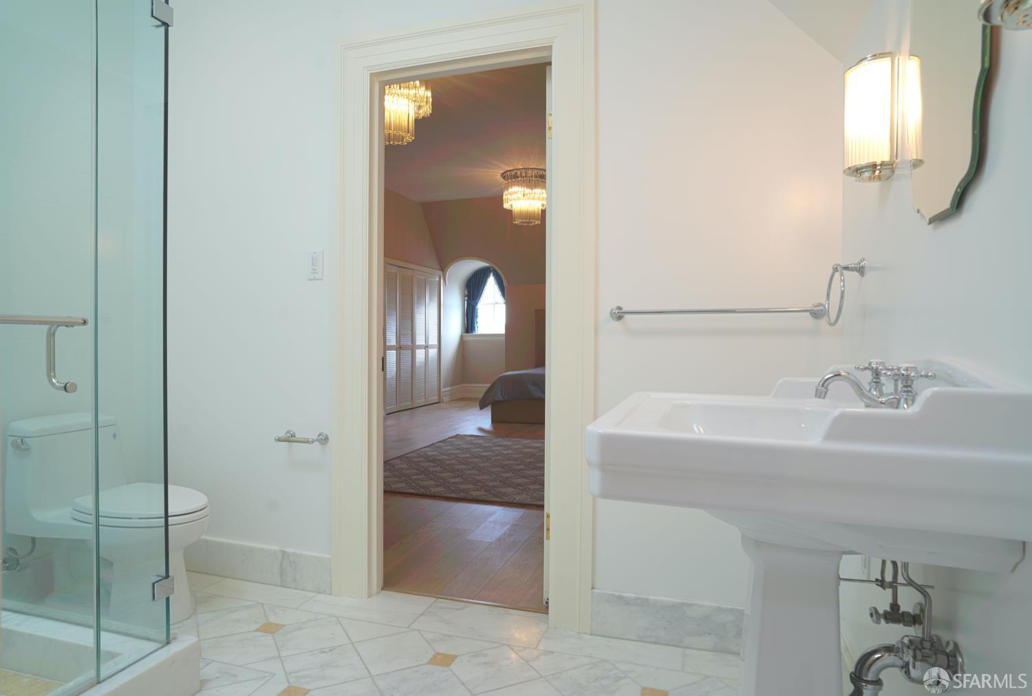 2505 Divisadero Street