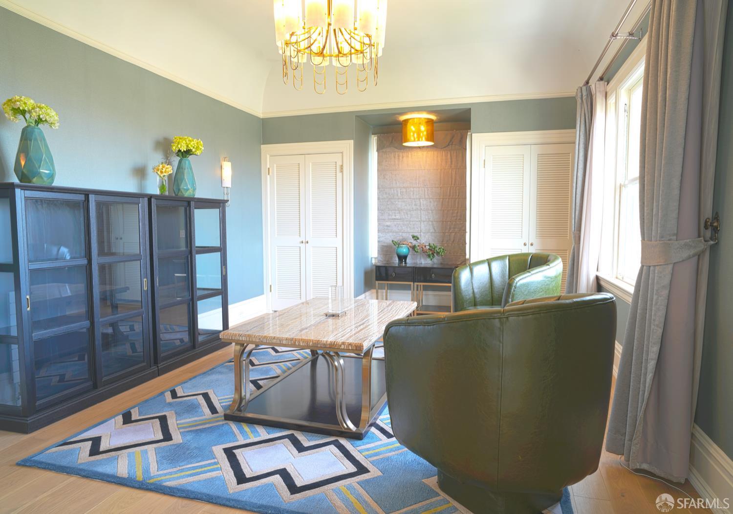 2505 Divisadero Street