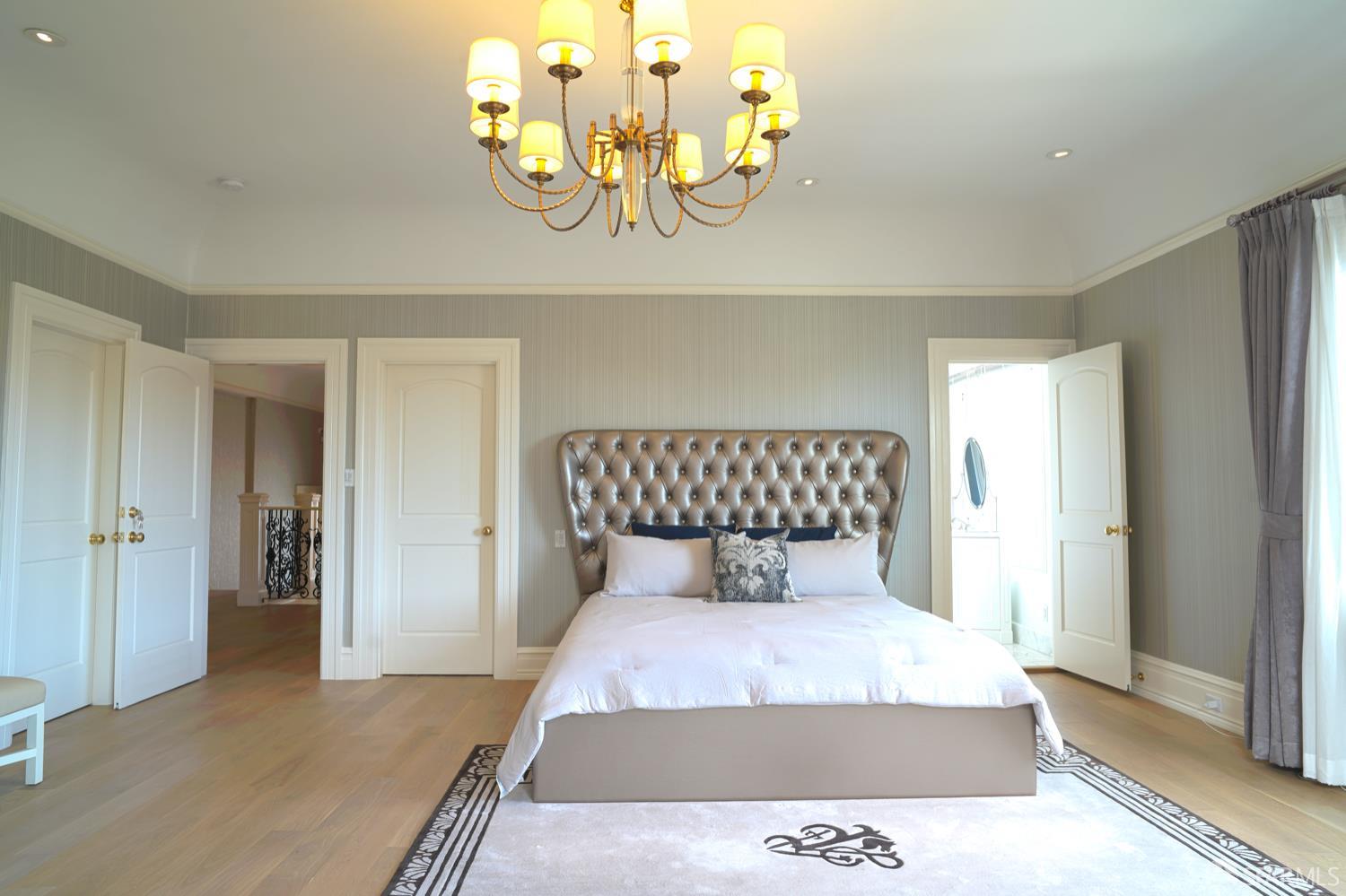 2505 Divisadero Street