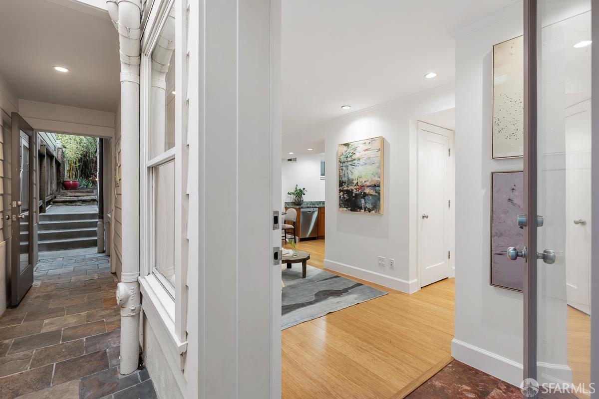 716-716A Douglass Street