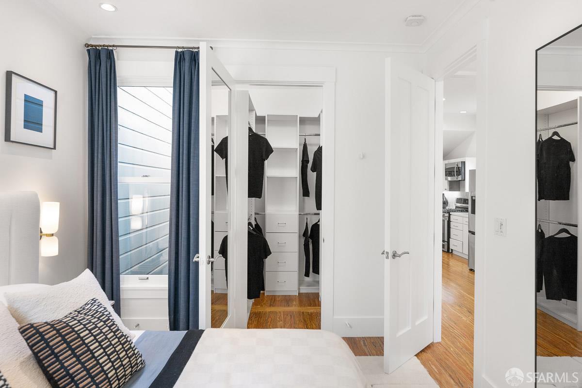 716-716A Douglass Street