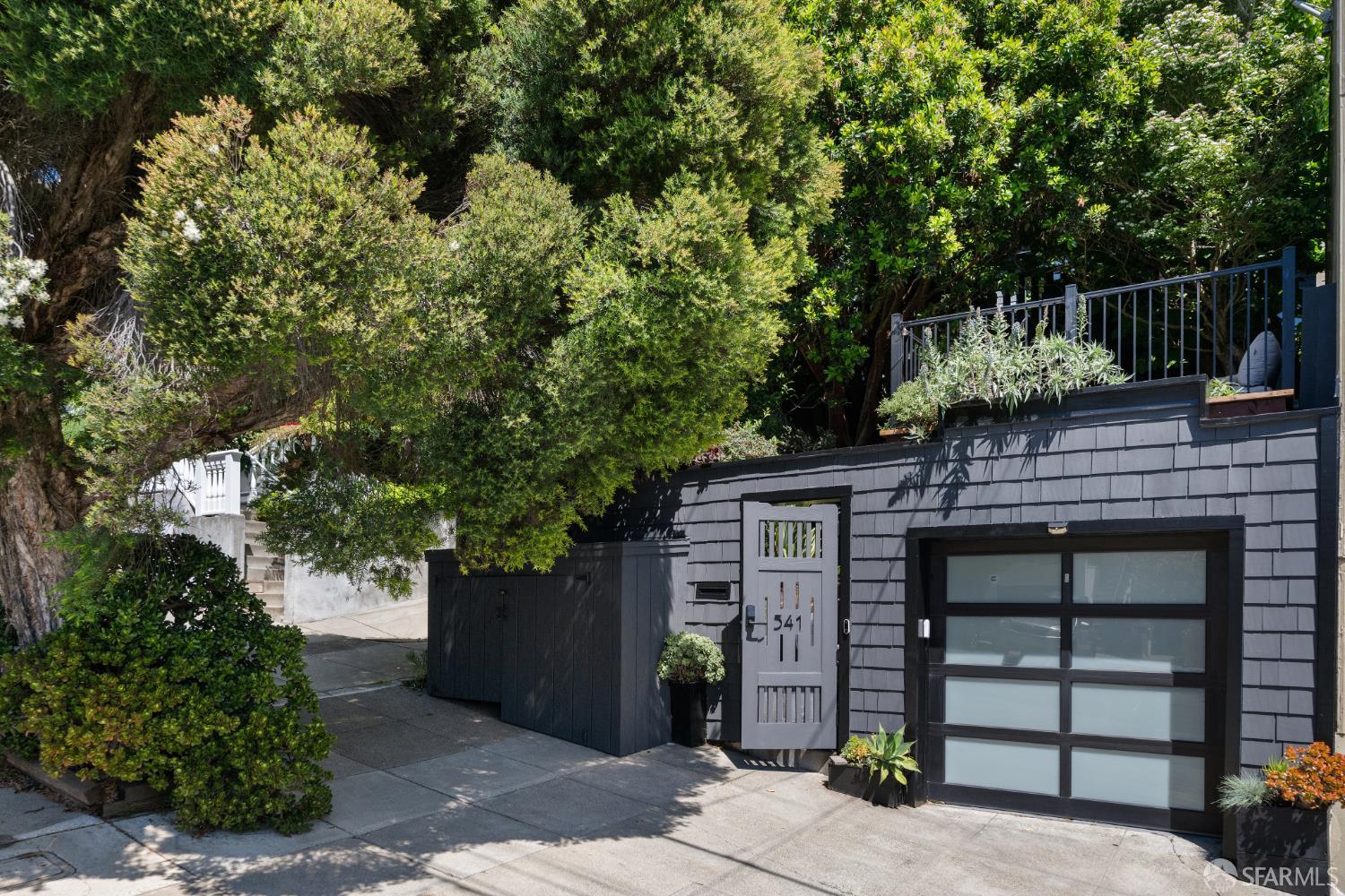 541 Diamond Street