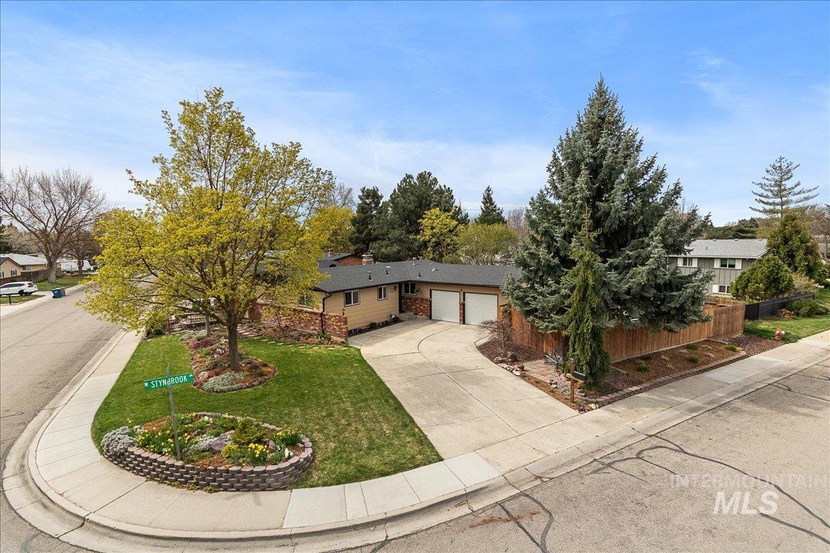 8505 W Stynbrook Drive