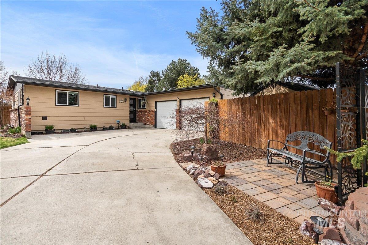 8505 W Stynbrook Drive