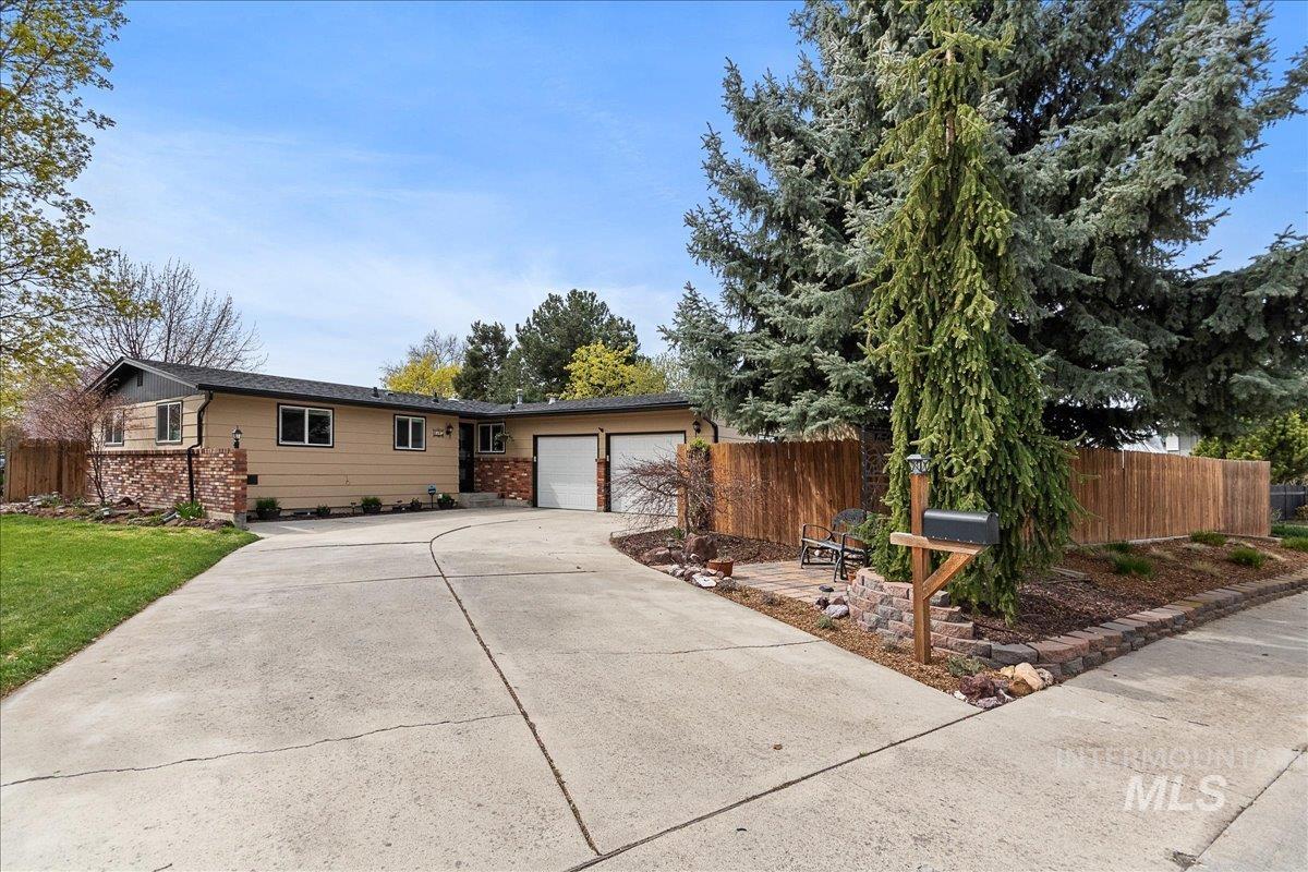 8505 W Stynbrook Drive