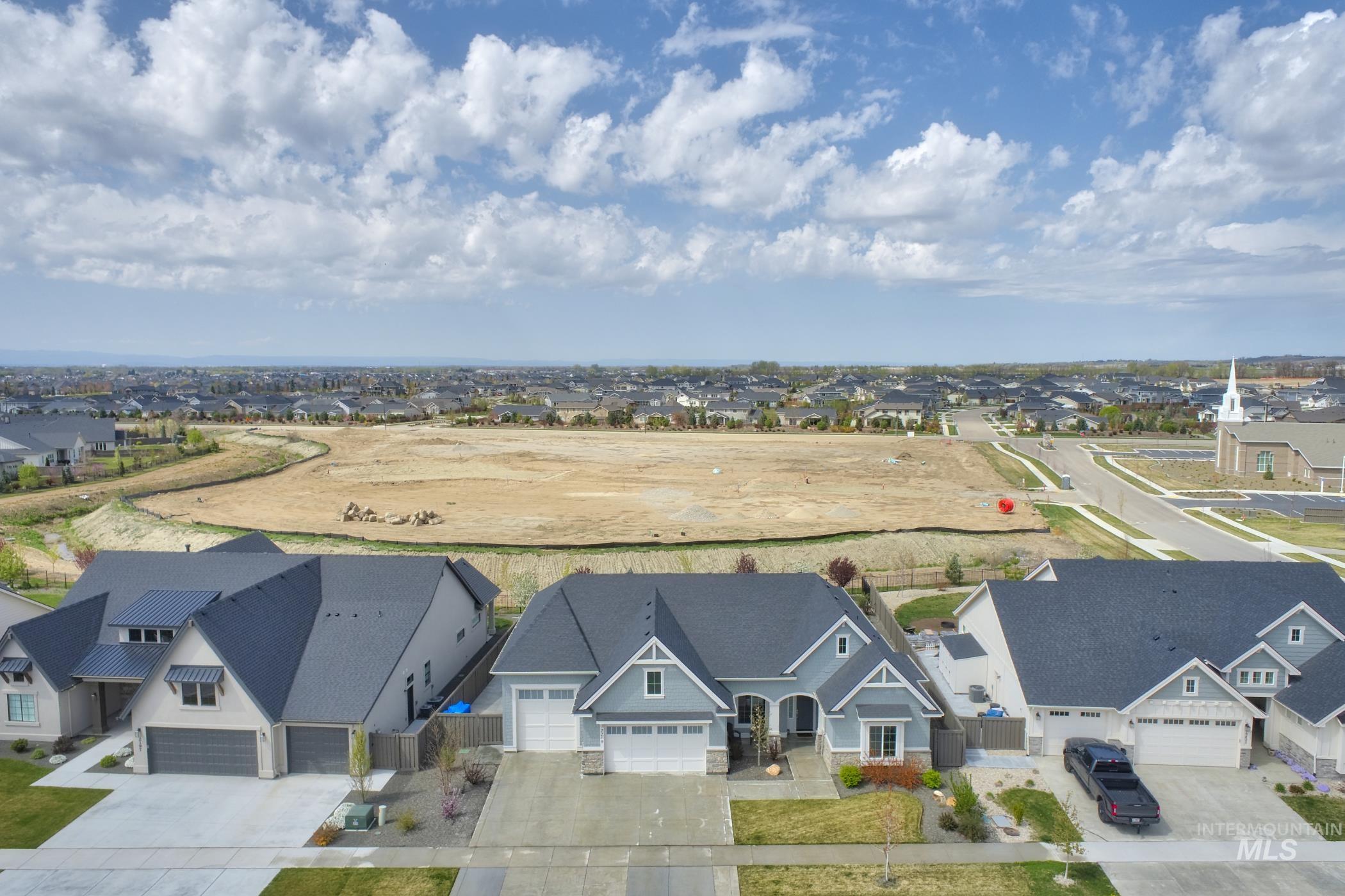 2219 N Fountainhead Way