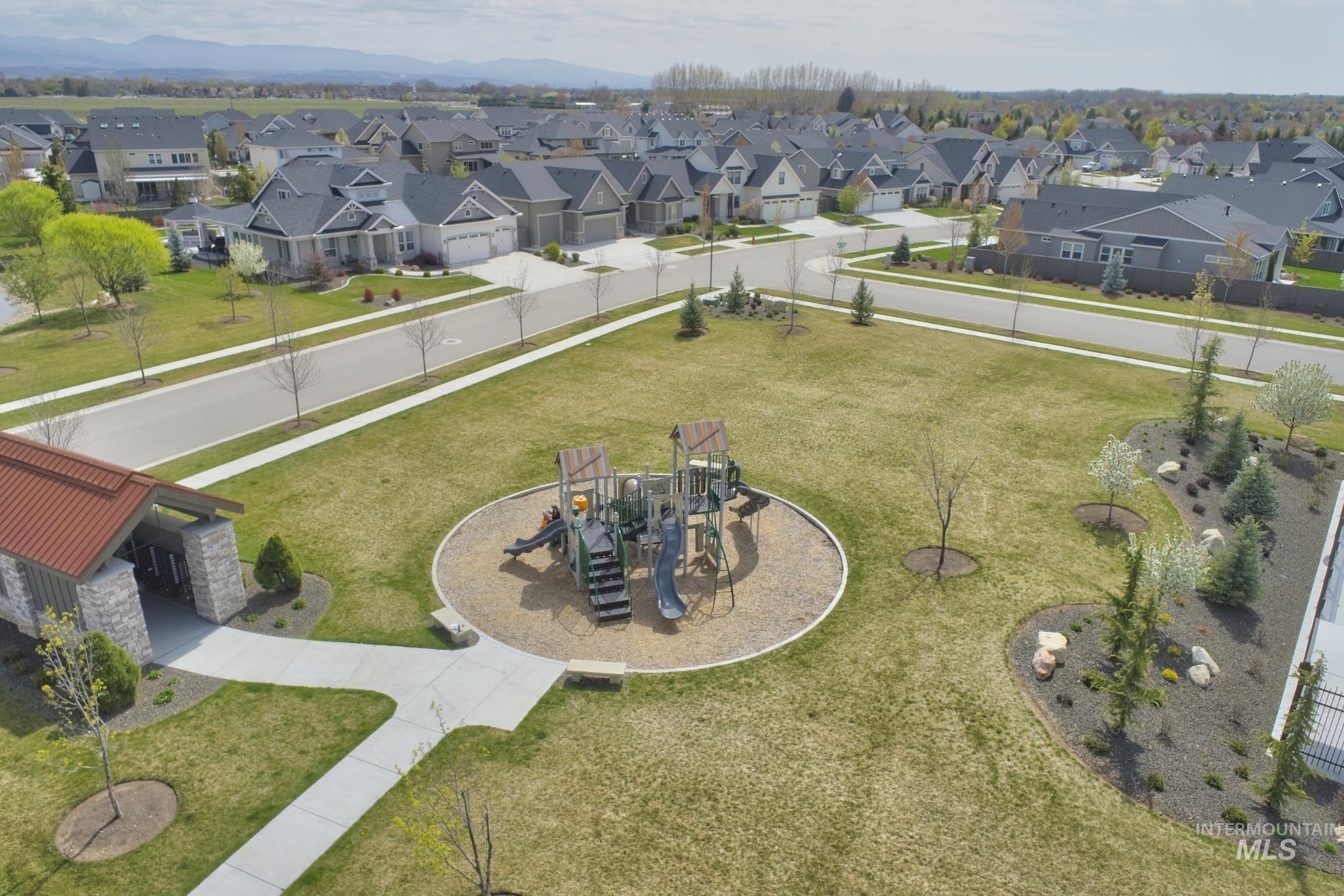 2219 N Fountainhead Way