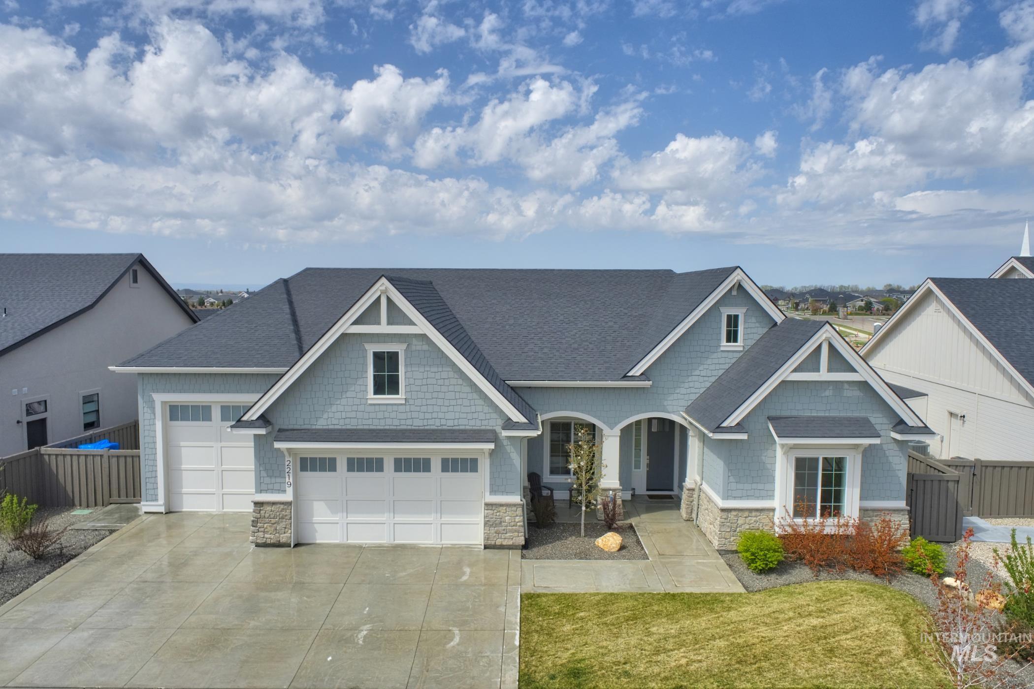 2219 N Fountainhead Way