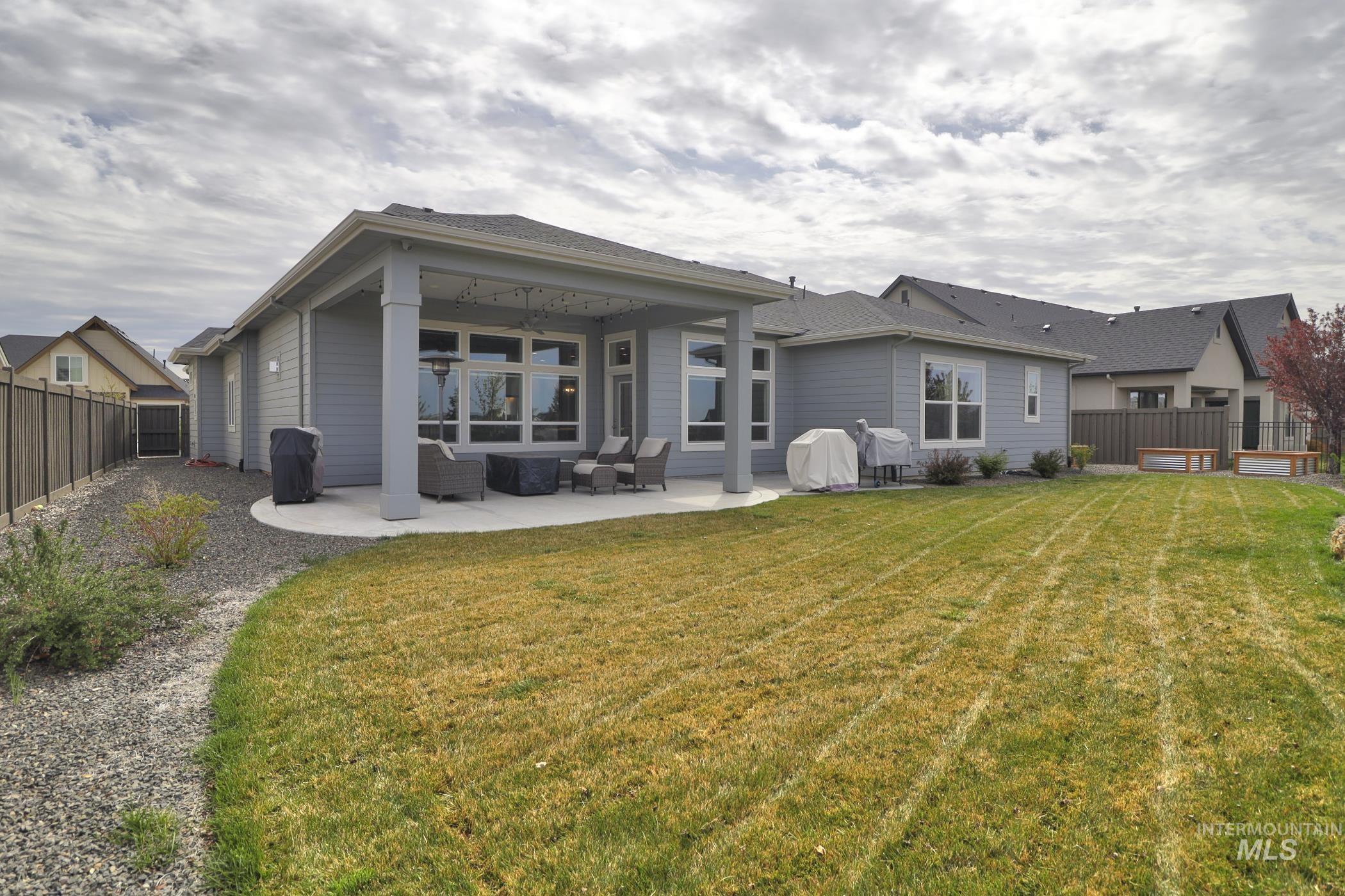 2219 N Fountainhead Way