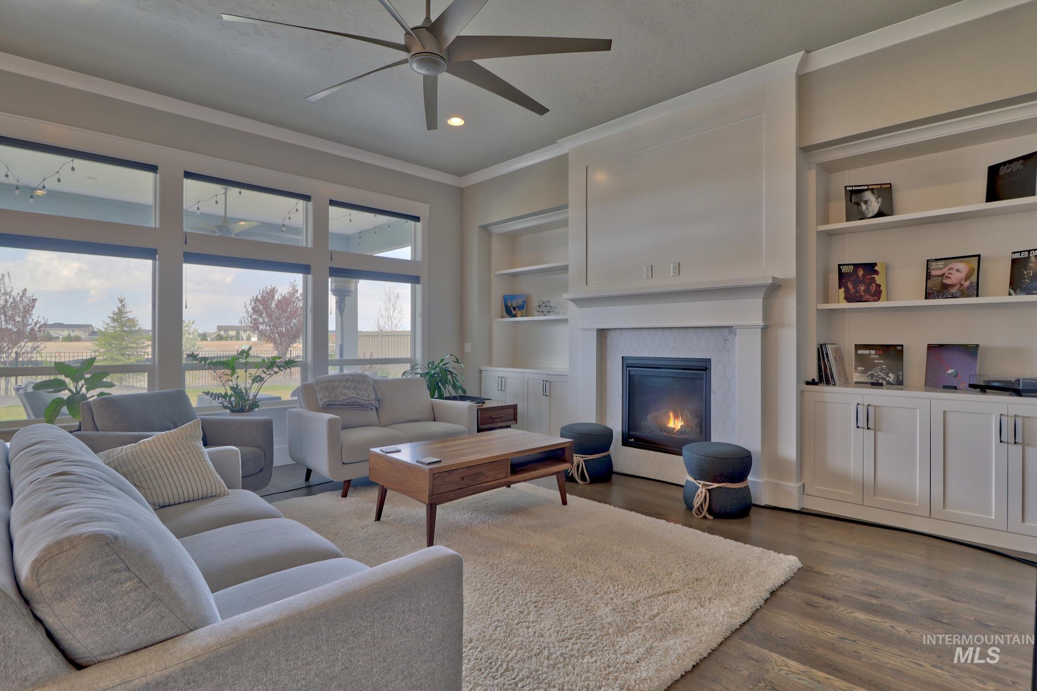2219 N Fountainhead Way