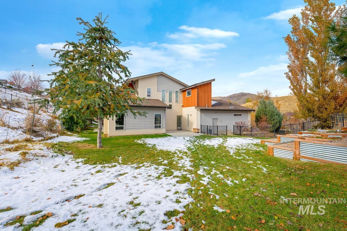 1991 W Axtell Ct.