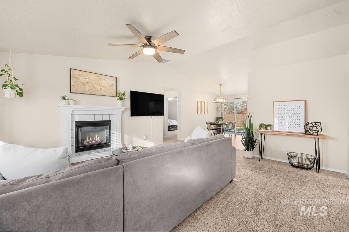 11434 W Montana