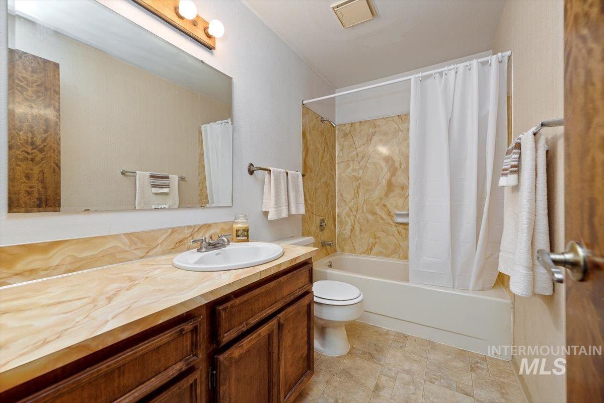 4006 S Morningwind Ave